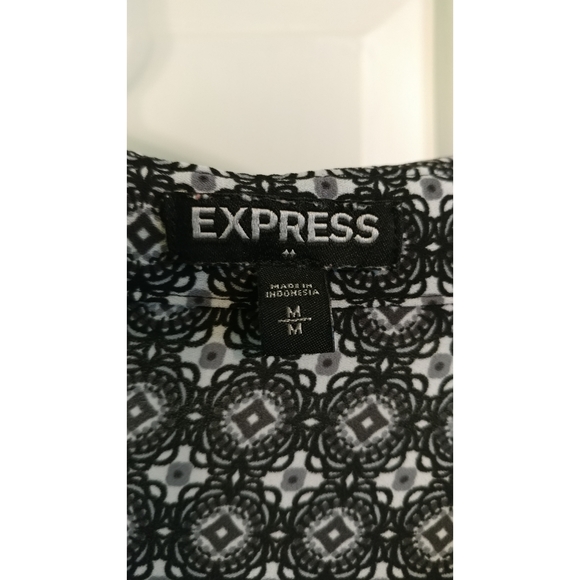 NWOT Express Button Down Shirt - Picture 5 of 5